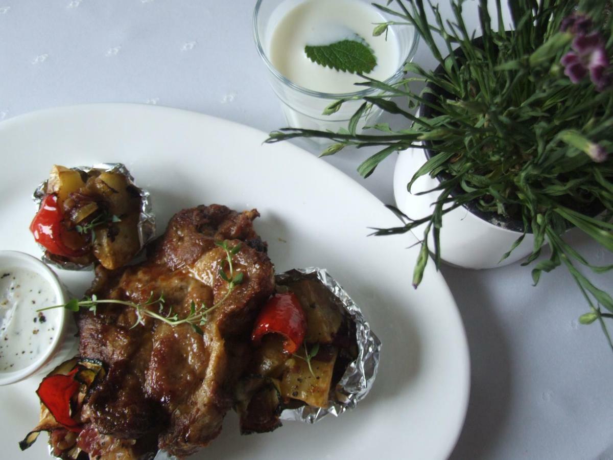 Folwark Tumiany Pokoje & Restauracja Eksteriør billede